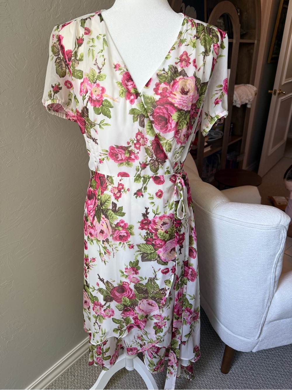 Betsey Johnson Rose Floral Wrap Dress Short Sleeve White Pink Red Size 10